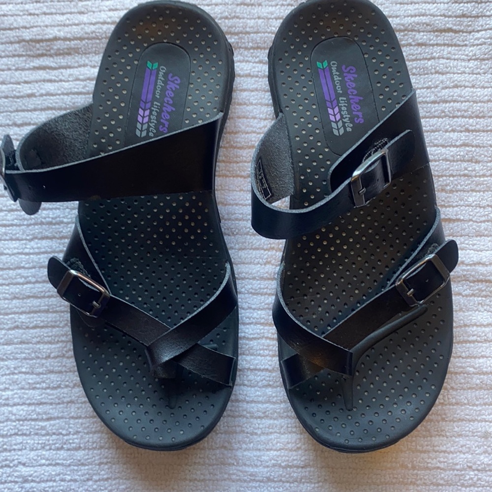 Women’s Skechers outdoor lifestyle black sandals size 6